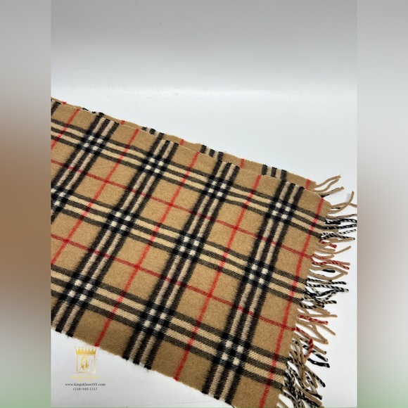 Burberrys scarf - Picture 5 of 8